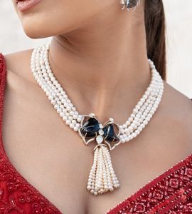 18Kt gold with diamond traditional light weight pearl fresh & blue topaz London necklace Jewellery set