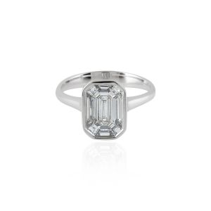 18Kt White Gold With Bezel Emerald Cut Diamond Ring