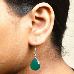 925 Sterling Silver Drop With Pear Green Onyx